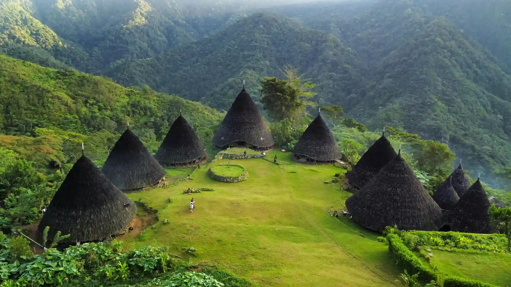 Wae Rebo: Desa Tradisional di Atas Awan Flores